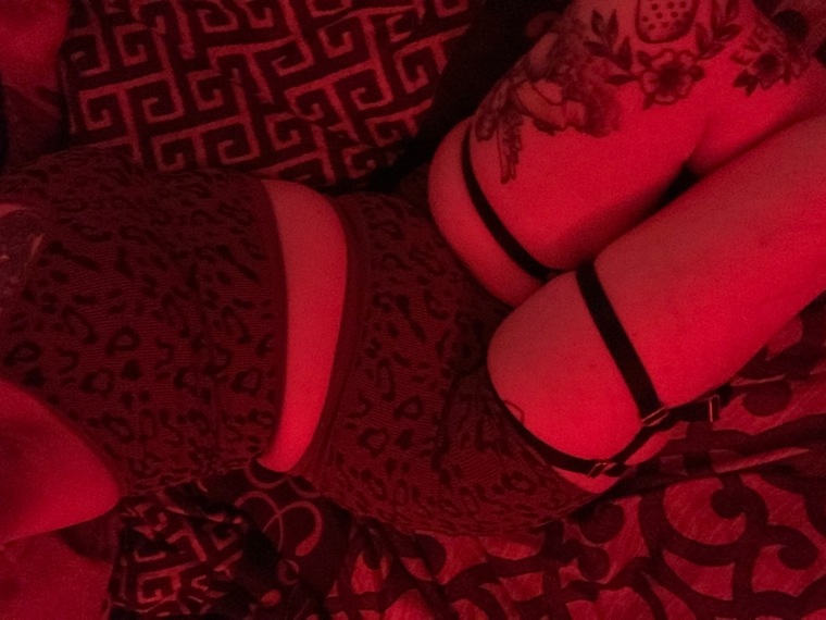 😈 Lily 🔥 cover image