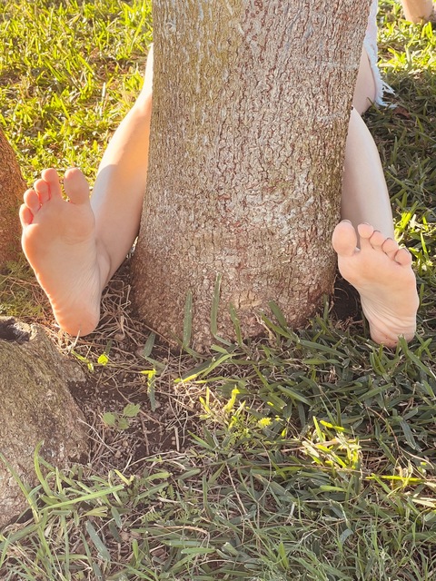 Lily Blonde feet cover image