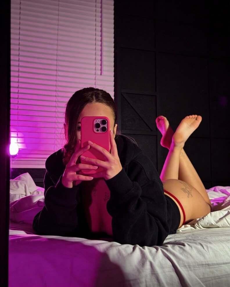 Nude Streamer Lina👾 banner image