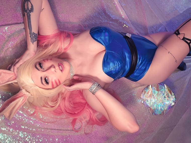 Lindsay Elyse (FREE OF) banner image