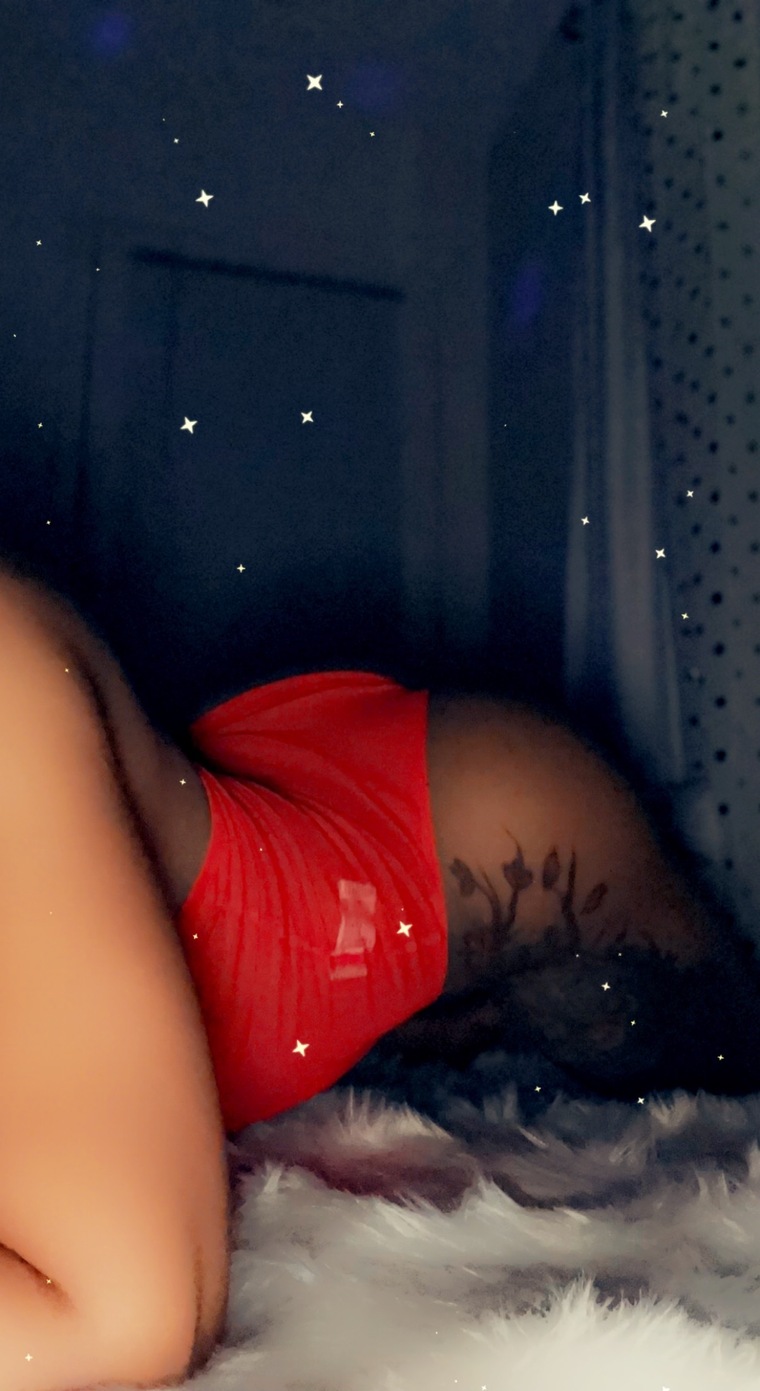 Little Red Riding 💋 cover image