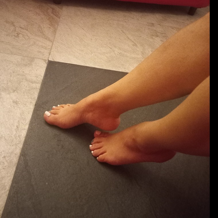 Littlefeet31 cover image