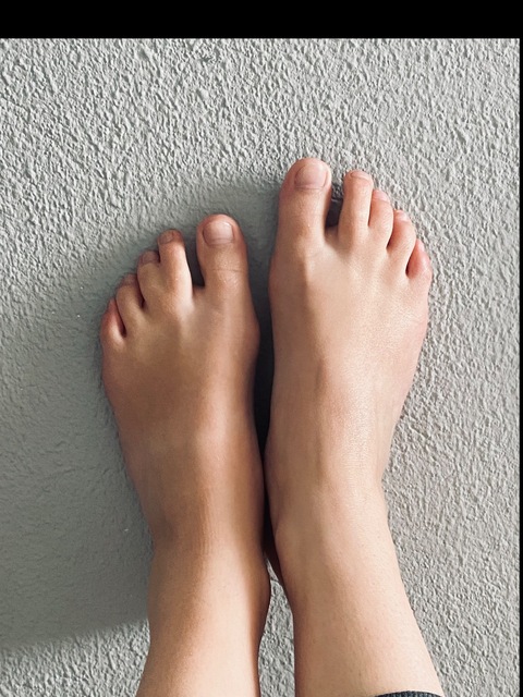 LeilasLittleFeet cover image