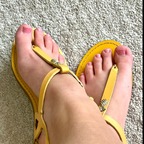 LittleHoneyFeet avatar