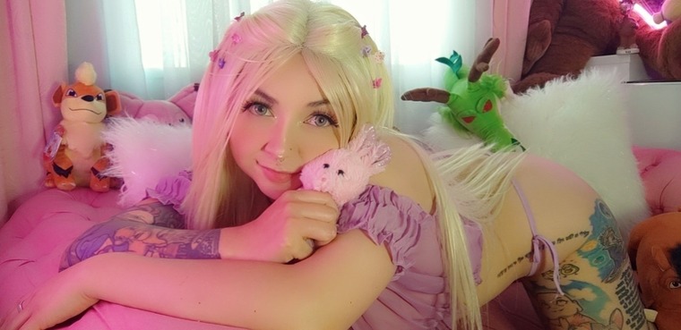 Elenna🐰 cover image