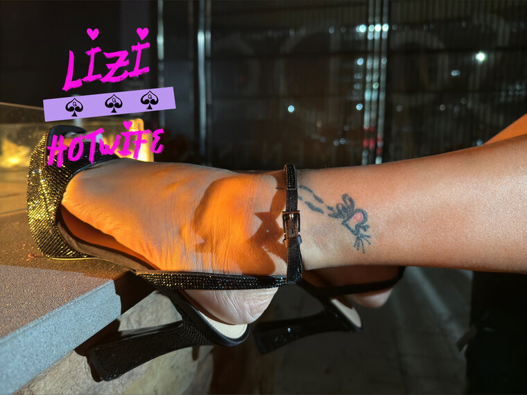 LiziHotwife banner image