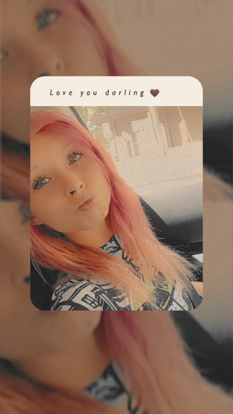 LizIzPynnk cover image