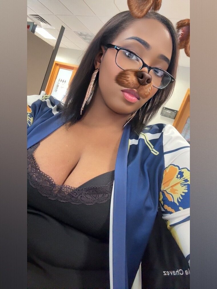 Lovelytah27 cover image