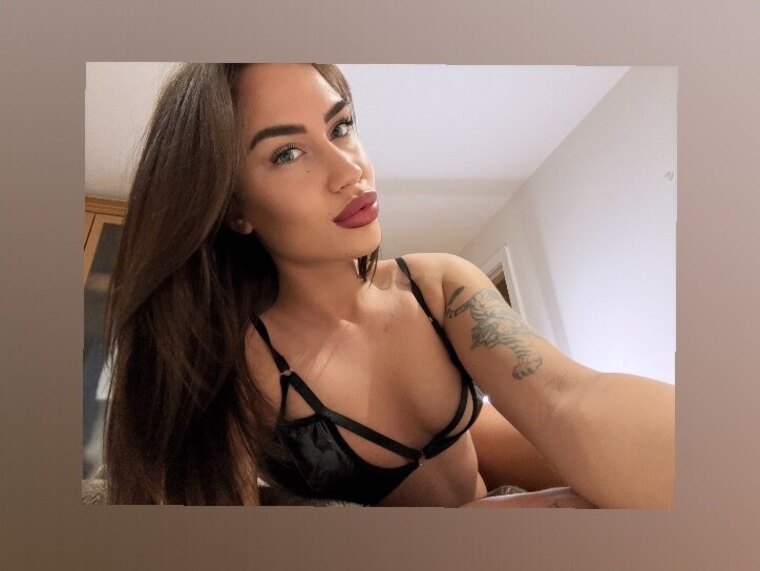 LOLA 💋 cover image