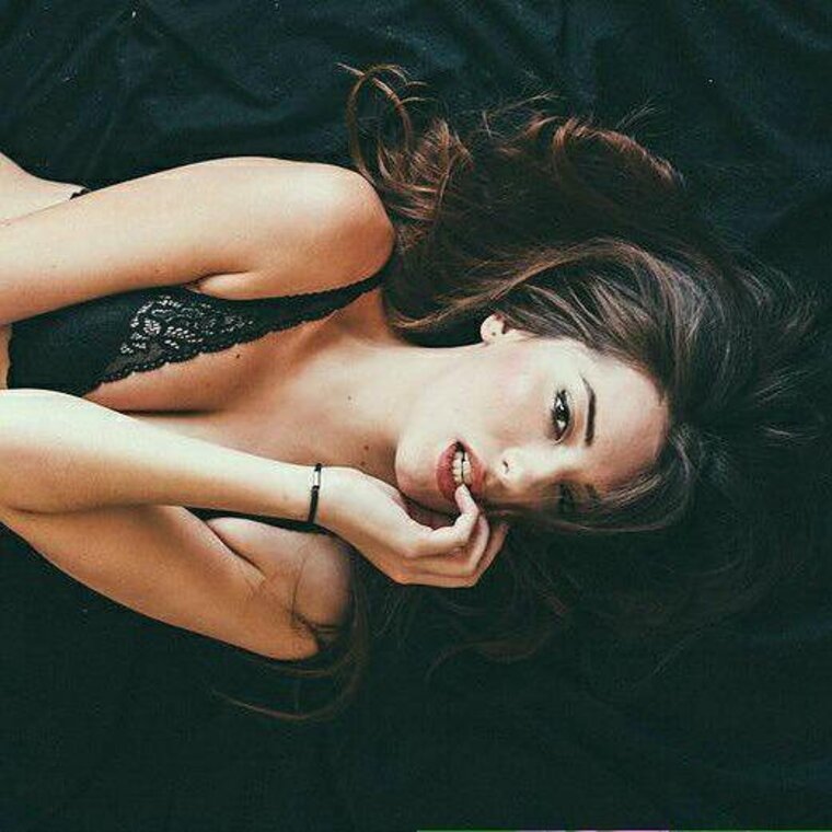 Lola Hoop (LustLouise) banner image