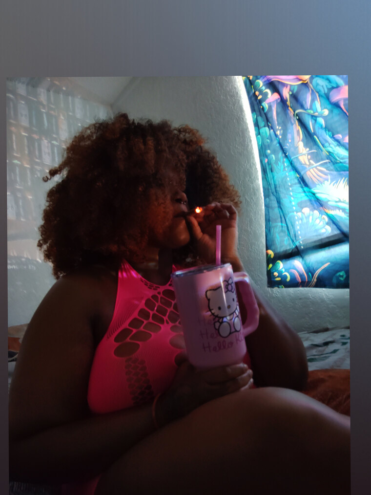 LolaThaPinkBunny7 banner image