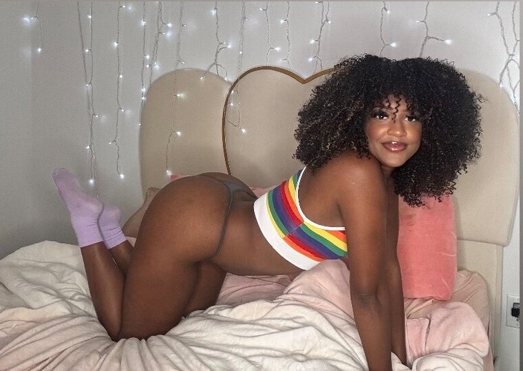 Lola Treatz - BEST LIVE SHOWS on OF cover image