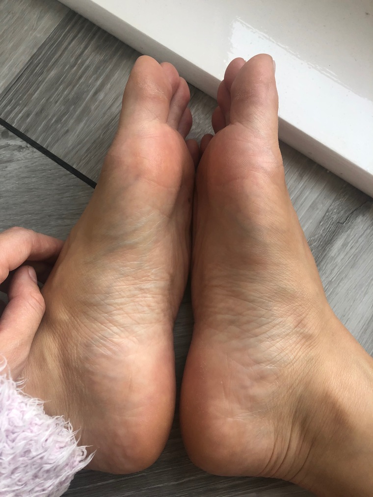 Long toes sells cover image