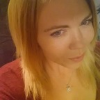 LoriMiddleFinger avatar