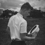 LOTHAR ARENAS avatar