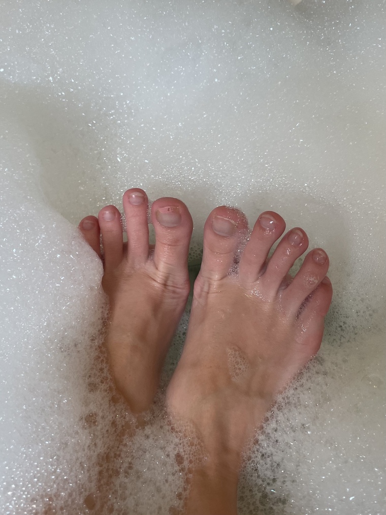 Lou’s Feet cover image