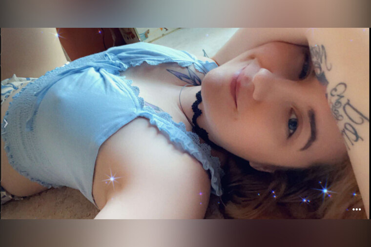 Louise Del banner image