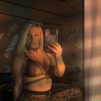 Your Cosplayer Girlfriend 👅 avatar