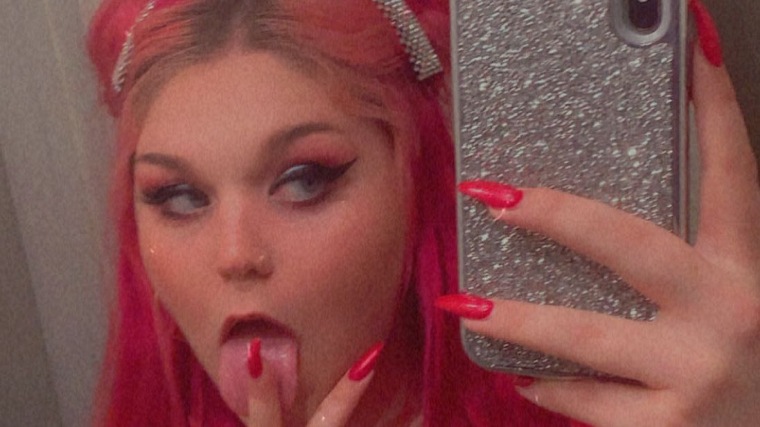 Linds 🍒 banner image