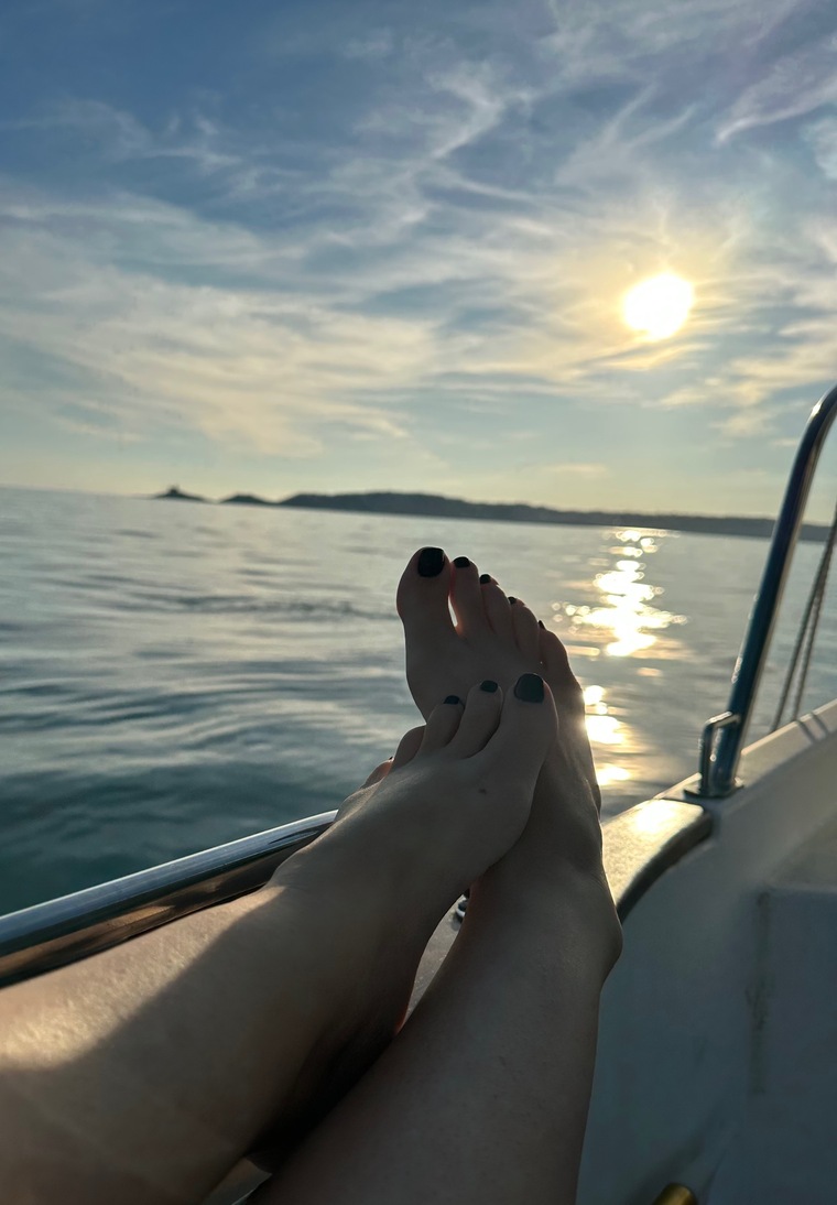 Littlefeet85 cover image