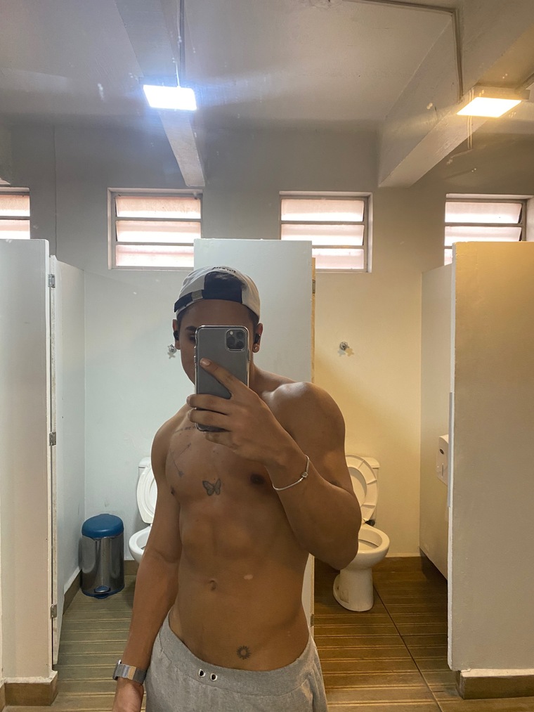LUCAS 💦🍆🔞 cover image