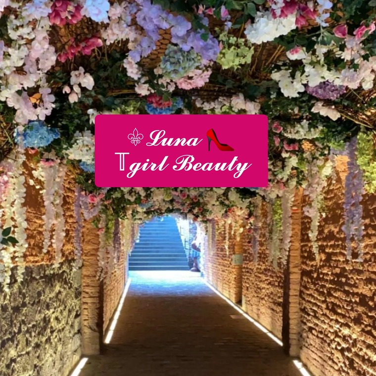 Lunatgirlbeauty banner image