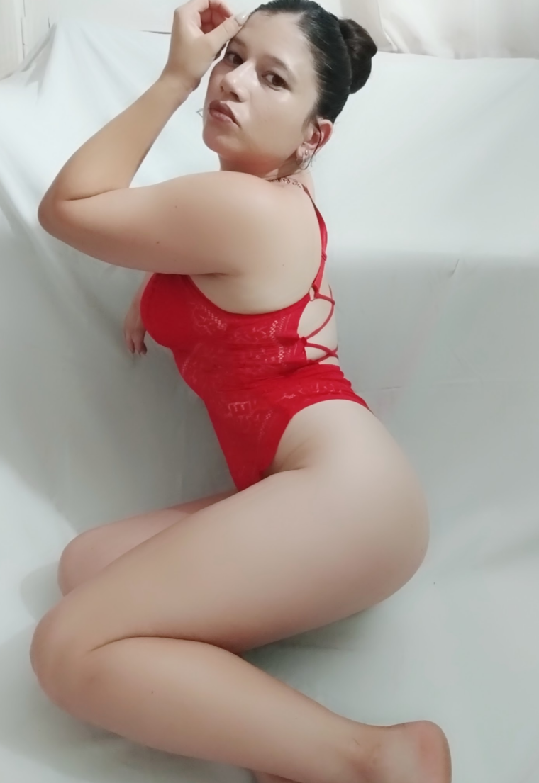 ๐ Luxury Natural Latina โจ banner image