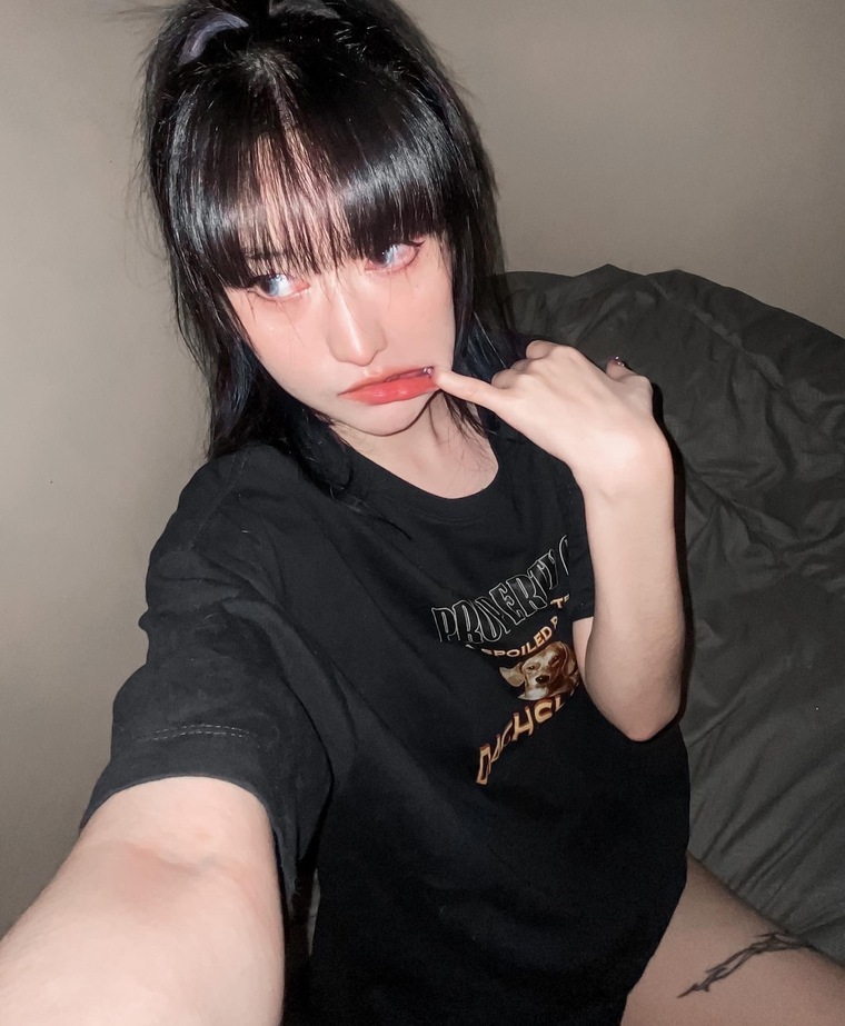MayMaE banner image