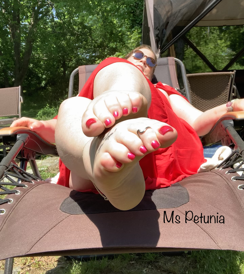 Macqueensfeet banner image