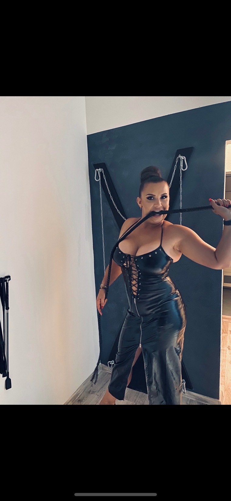 Madam Tiffany🇸🇰 cover image