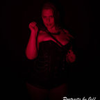 MadamPhoenix avatar