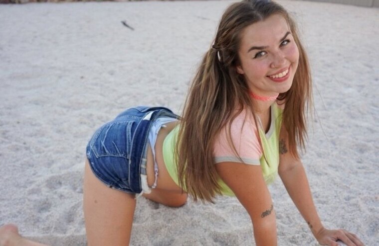 Madelynn May banner image