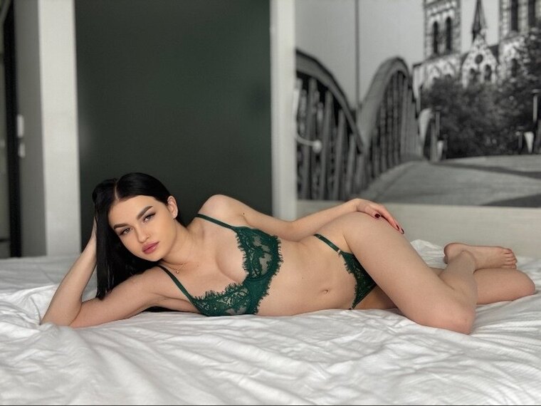 Madison Fox💦 cover image