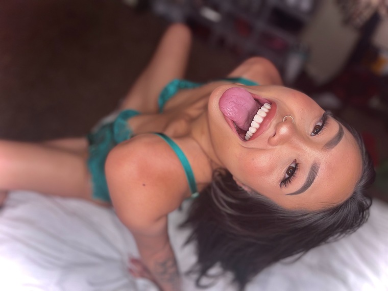 😈Mai Chi👅 cover image