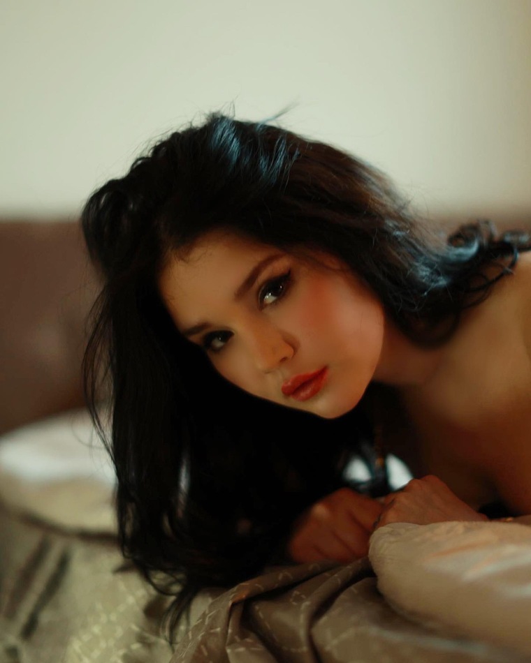 Malena Adams banner image