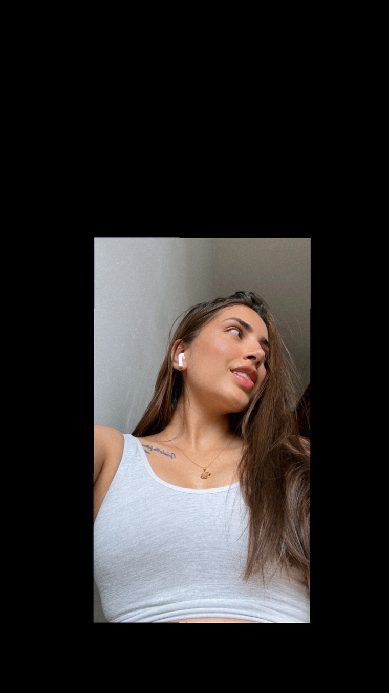 María Camila Álvarez cover image