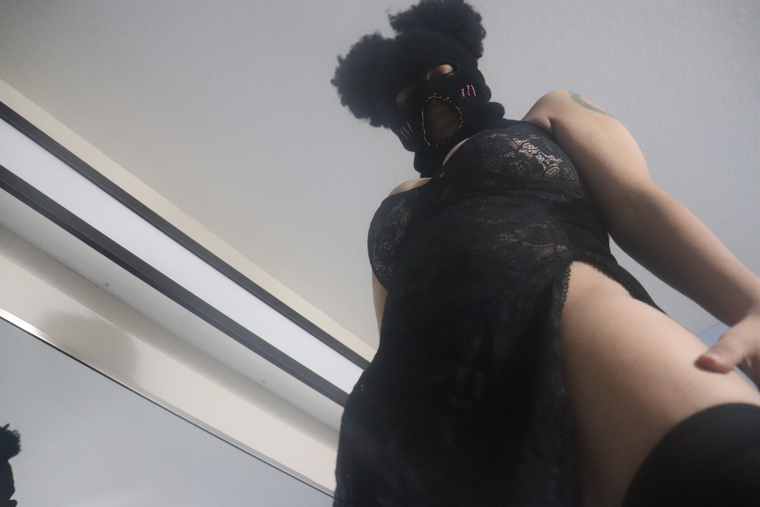 MamaBustyBear cover image