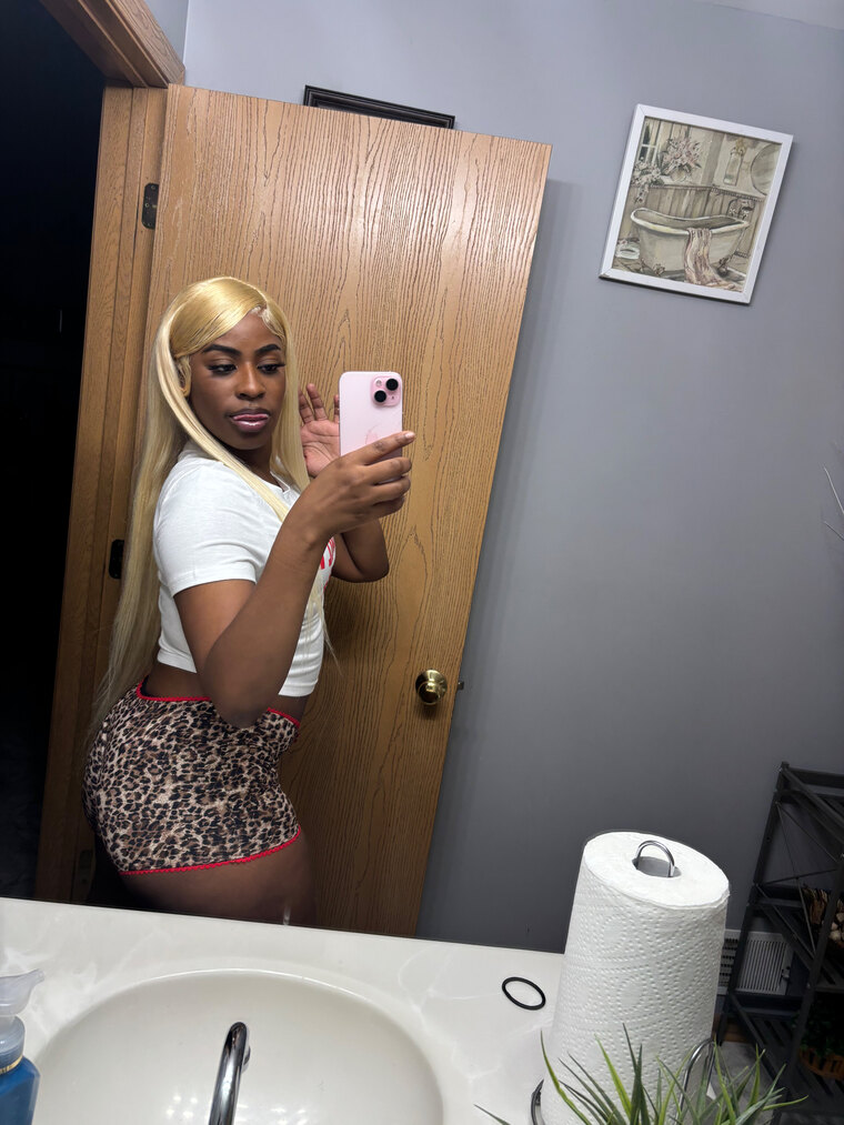 🔥MILAN FREE DICK RATE💕 cover image