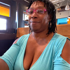 Madam Traveler avatar