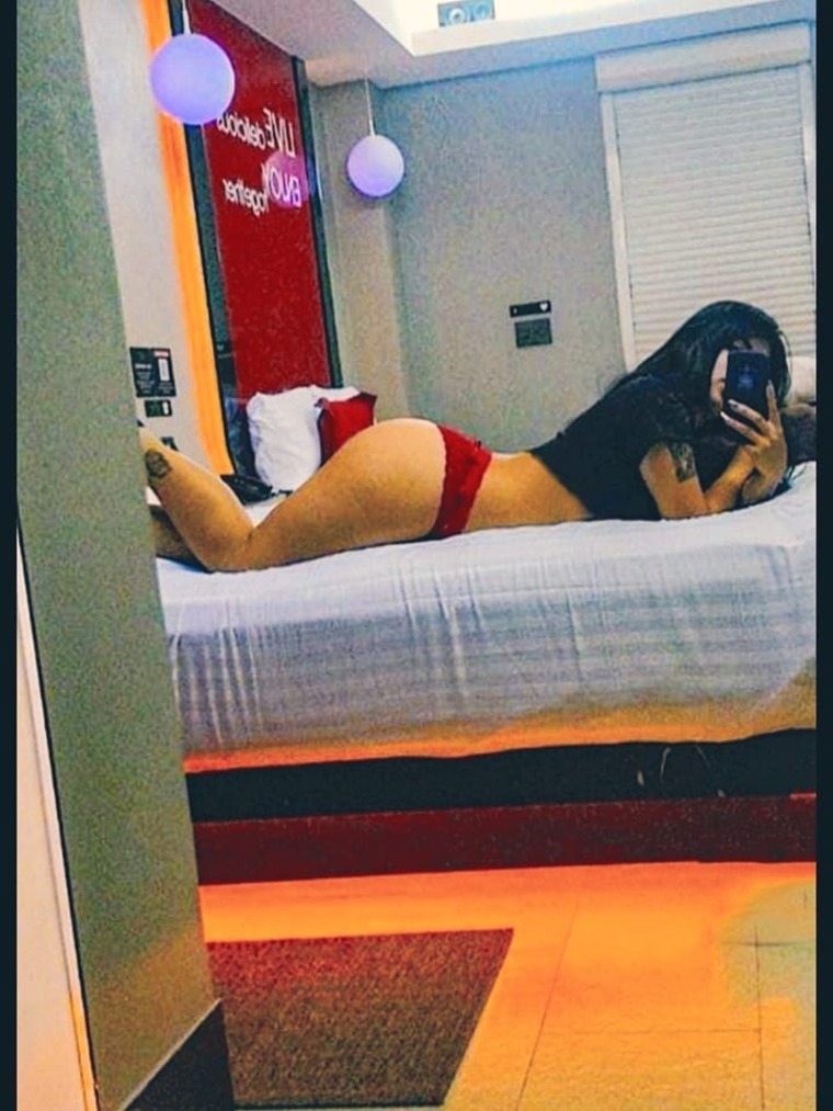 mariel uribe banner image