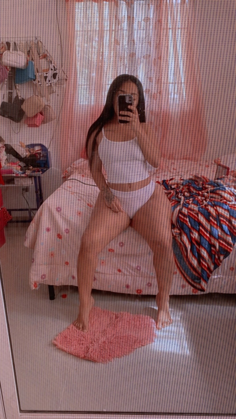 Mariely Reyes🍓 banner image