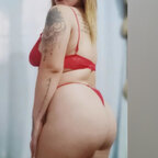 Submissive blonde avatar