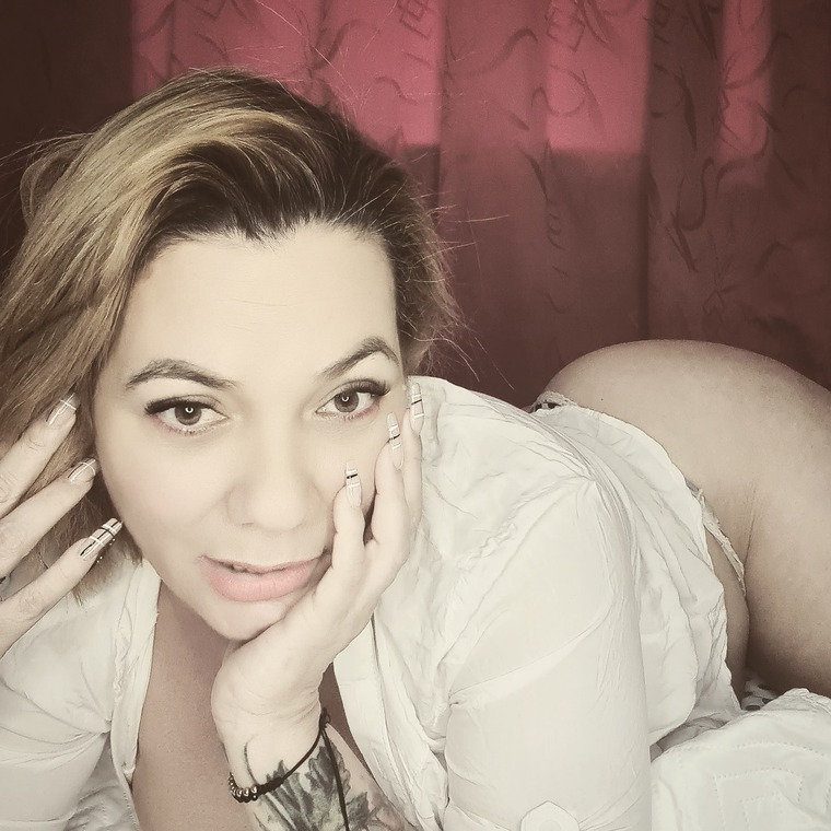 MaryT . cover image