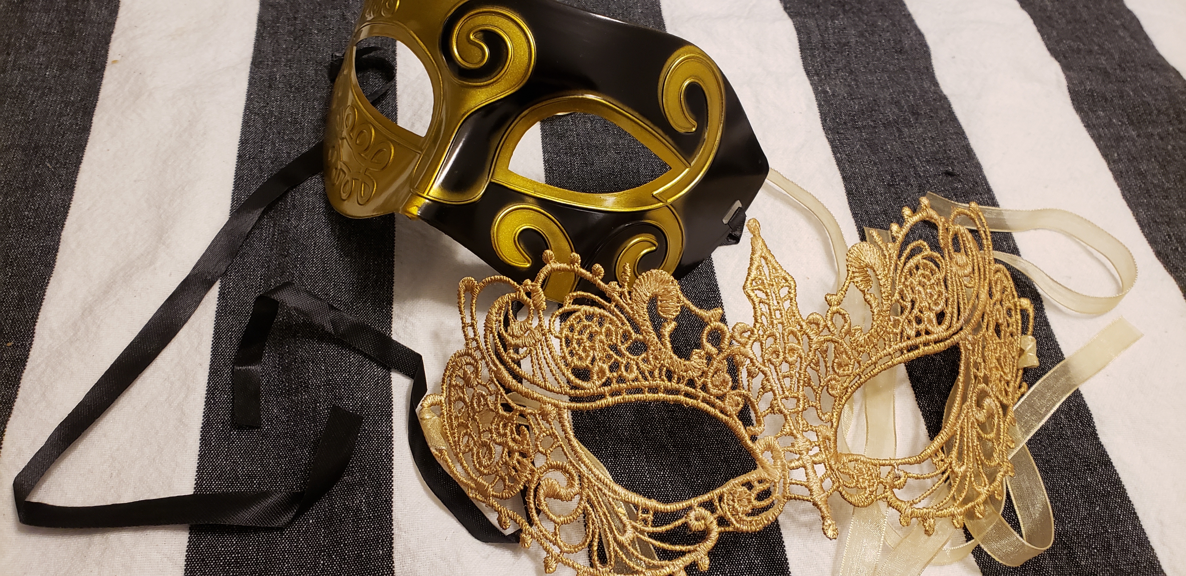 Masqueradecouple banner image