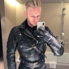 Masterdarkglove avatar