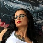 Mature Lady Vivian avatar