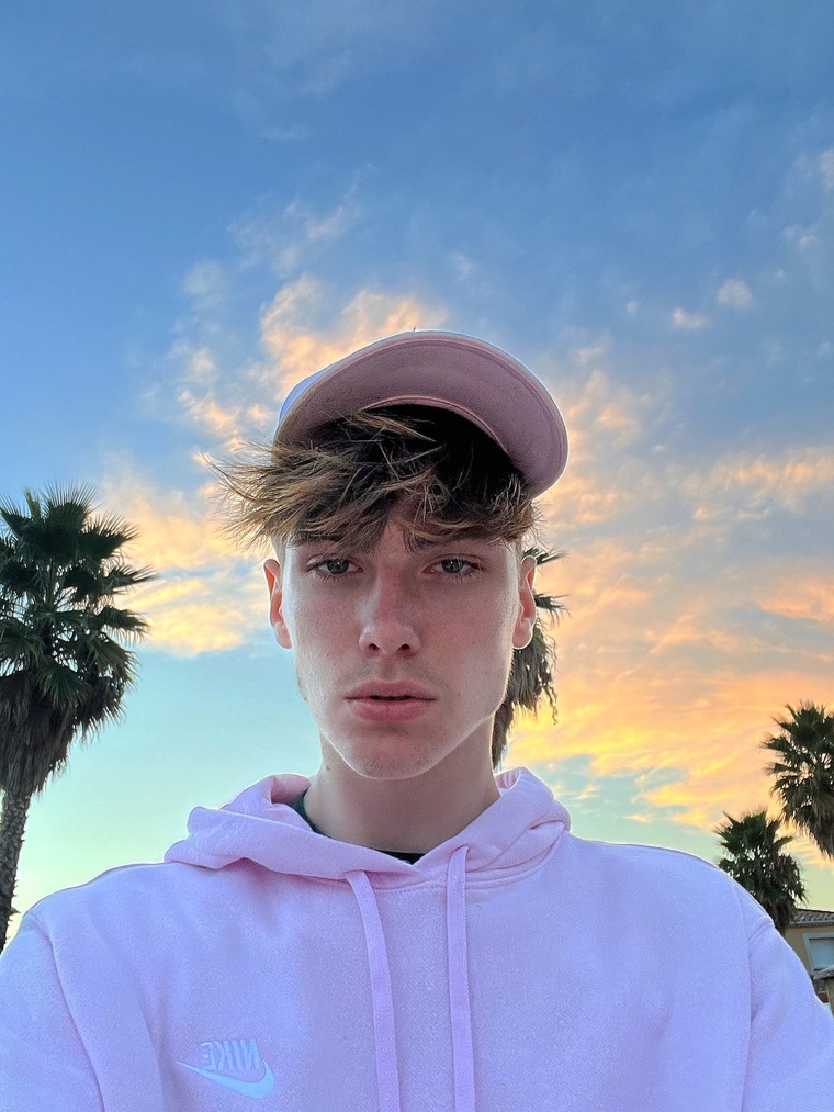 Maxence cover image
