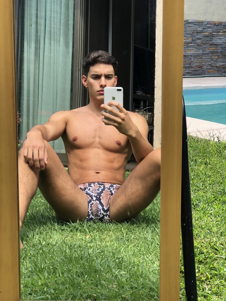 Maxi Tassi cover image