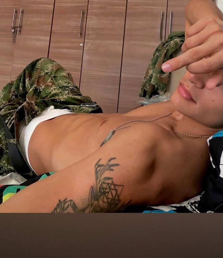 M HOT SOLDIER cover image