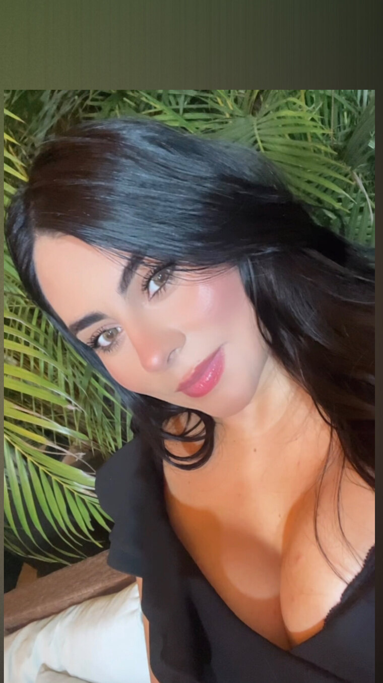 Melany Latina banner image